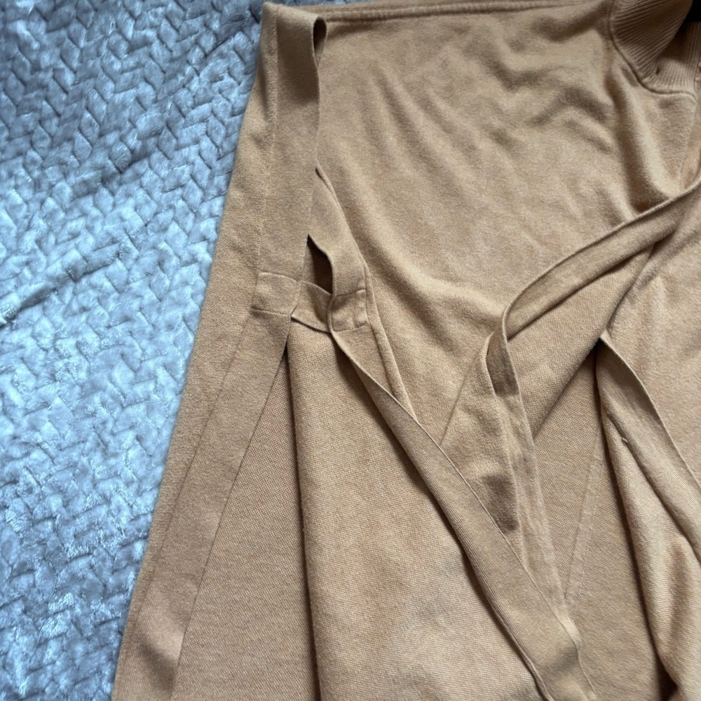 Banana Republic tan cotton blend cape poncho sweater size M/L - Picture 6 of 11